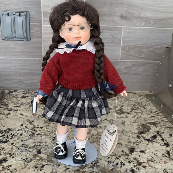 Imressions Collection Accessories - VINTAGE HERITAGE MINT LISA doll